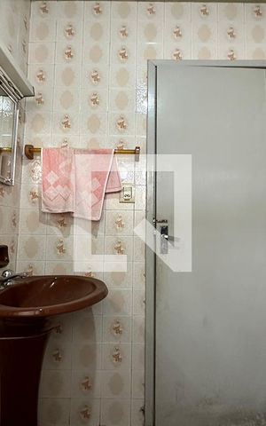 Casa à venda com 240m², 2 quartos e 1 vagaBanheiro