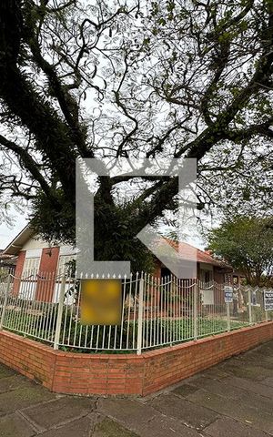 Casa à venda com 240m², 2 quartos e 1 vagaFachada
