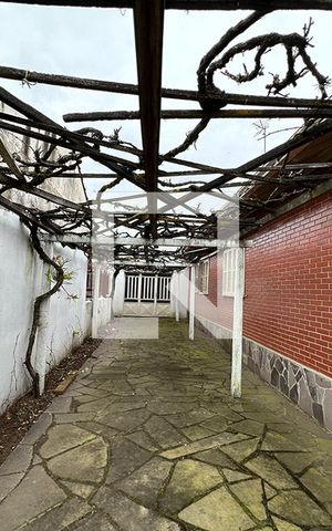 Casa à venda com 240m², 2 quartos e 1 vagaGaragem