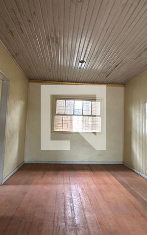 Casa à venda com 240m², 2 quartos e 1 vagaSala