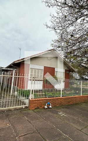Casa à venda com 240m², 2 quartos e 1 vagaFachada