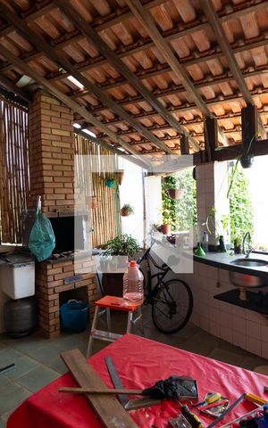 Casa de condomínio à venda com 270m², 3 quartos e 2 vagas Casa de condomínio à venda com 270m², 3 quartos e 2 vagasChurrasqueira