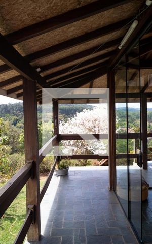 Casa de condomínio à venda com 270m², 3 quartos e 2 vagas Casa de condomínio à venda com 270m², 3 quartos e 2 vagasSacada da Salas