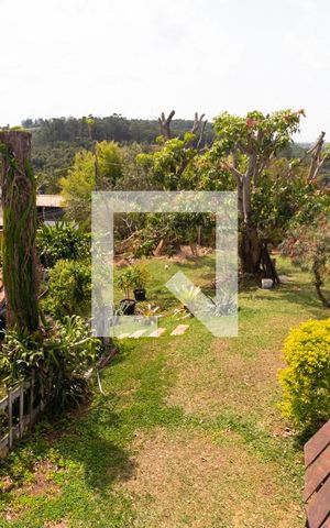 Casa de condomínio à venda com 270m², 3 quartos e 2 vagas Casa de condomínio à venda com 270m², 3 quartos e 2 vagasQuintal