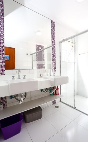 Casa à venda com 280m², 3 quartos e 3 vagas Casa à venda com 280m², 3 quartos e 3 vagasBanheiro da Suíte 2