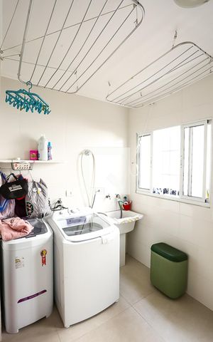 Casa à venda com 280m², 3 quartos e 3 vagas Casa à venda com 280m², 3 quartos e 3 vagasÁrea de Serviço