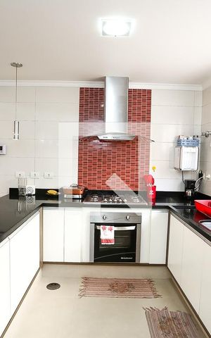 Casa à venda com 280m², 3 quartos e 3 vagas Casa à venda com 280m², 3 quartos e 3 vagasCozinha