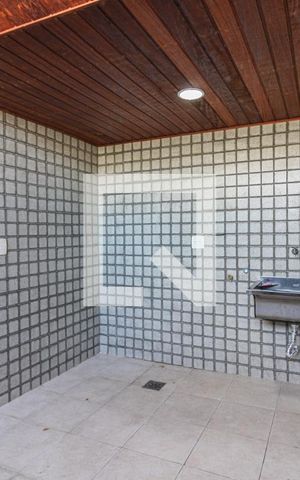 Apartamento à venda com 360m², 4 quartos e 3 vagas Apartamento à venda com 360m², 4 quartos e 3 vagasÁrea de Serviço segundo andar