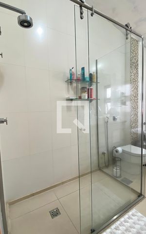 Casa de condomínio à venda com 700m², 5 quartos e 5 vagasBanheiro da Suíte 1