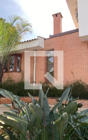 Casa de condomínio à venda com 700m², 5 quartos e 5 vagasFachada