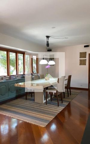 Casa de condomínio à venda com 700m², 5 quartos e 5 vagasSala
