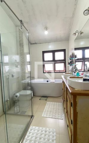 Casa de condomínio à venda com 700m², 5 quartos e 5 vagasBanheiro da Suíte 1