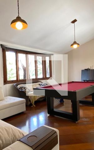 Casa de condomínio à venda com 700m², 5 quartos e 5 vagasSala