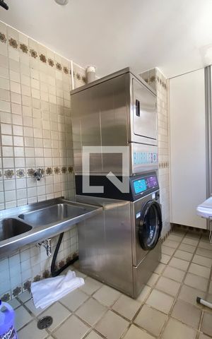 Casa de condomínio à venda com 700m², 5 quartos e 5 vagasÁrea de Serviço