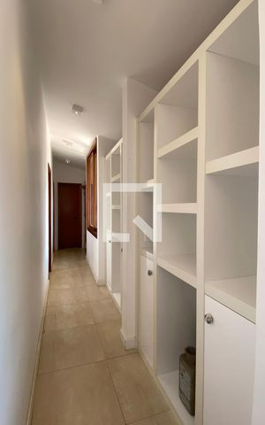 Casa de condomínio à venda com 700m², 5 quartos e 5 vagasCorredor