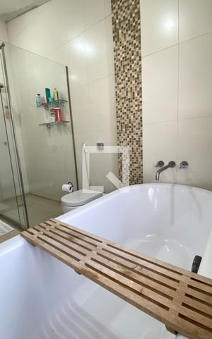 Casa de condomínio à venda com 700m², 5 quartos e 5 vagasBanheiro da Suíte 1