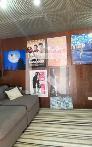 Casa de condomínio à venda com 700m², 5 quartos e 5 vagasSala
