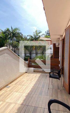 Casa de condomínio à venda com 700m², 5 quartos e 5 vagasVaranda
