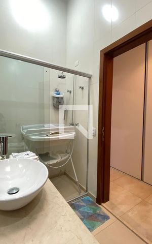 Casa de condomínio à venda com 700m², 5 quartos e 5 vagasBanheiro da Suíte 2