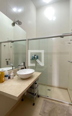 Casa de condomínio à venda com 700m², 5 quartos e 5 vagasBanheiro da Suíte 4