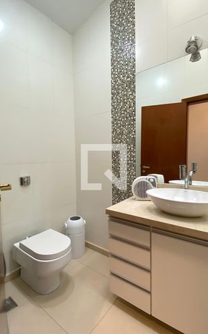 Casa de condomínio à venda com 700m², 5 quartos e 5 vagasBanheiro da Suíte 2