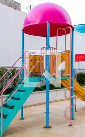 Apartamento à venda com 132m², 3 quartos e 3 vagas Apartamento à venda com 132m², 3 quartos e 3 vagasÁrea comum - Playground