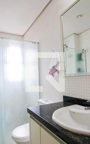 Apartamento à venda com 132m², 3 quartos e 3 vagas Apartamento à venda com 132m², 3 quartos e 3 vagasBanheiro do quarto 2