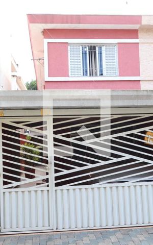 Casa à venda com 125m², 3 quartos e 2 vagas Casa à venda com 125m², 3 quartos e 2 vagasFachada