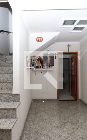 Casa à venda com 125m², 3 quartos e 2 vagas Casa à venda com 125m², 3 quartos e 2 vagasSala