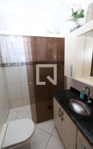 Casa à venda com 125m², 3 quartos e 2 vagas Casa à venda com 125m², 3 quartos e 2 vagasBanheiro 2