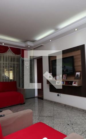 Casa à venda com 125m², 3 quartos e 2 vagas Casa à venda com 125m², 3 quartos e 2 vagasSala