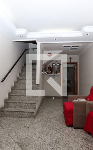 Casa à venda com 125m², 3 quartos e 2 vagas Casa à venda com 125m², 3 quartos e 2 vagasSala