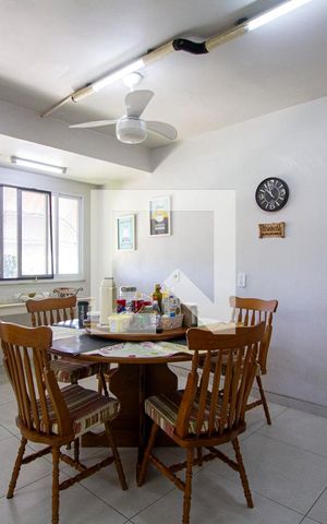 Casa de condomínio à venda com 1000m², 5 quartos e 3 vagasCozinha