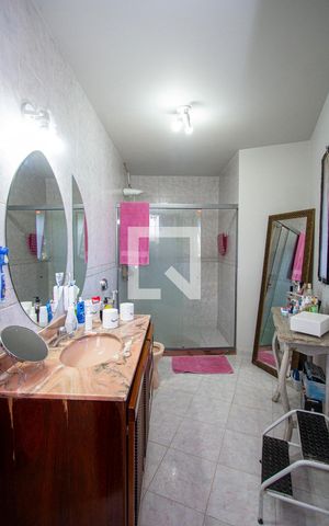 Casa de condomínio à venda com 1000m², 5 quartos e 3 vagasBanheiro da Suíte 3