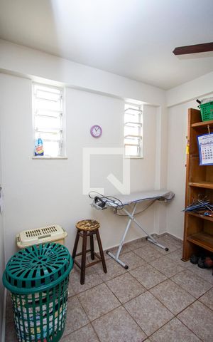 Casa de condomínio à venda com 1000m², 5 quartos e 3 vagasQuarto de Serviço