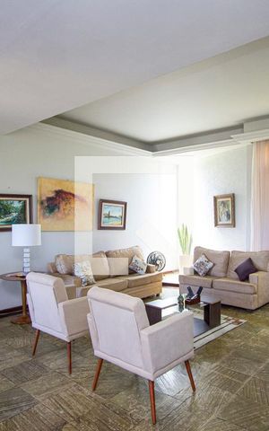 Casa de condomínio à venda com 1000m², 5 quartos e 3 vagasSala de TV