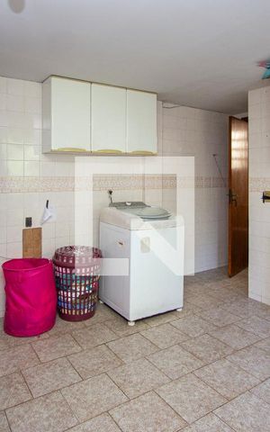 Casa de condomínio à venda com 1000m², 5 quartos e 3 vagasÁrea de Serviço