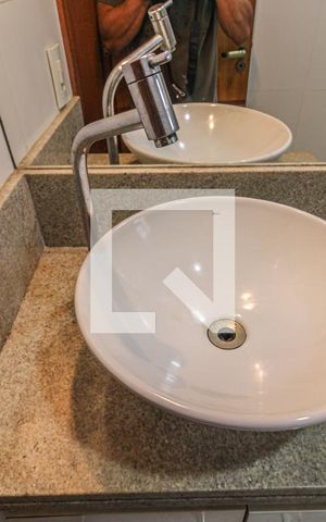 Casa de condomínio para alugar com 60m², 2 quartos e 2 vagasBanheiro Social