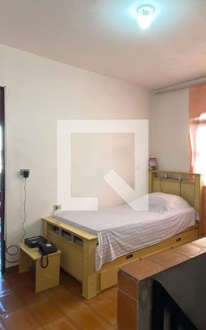 Casa à venda com 250m², 3 quartos e 1 vagaSala de TV