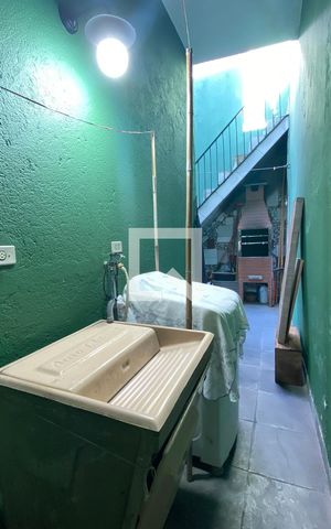 Casa à venda com 250m², 3 quartos e 1 vagaÁrea de Serviço