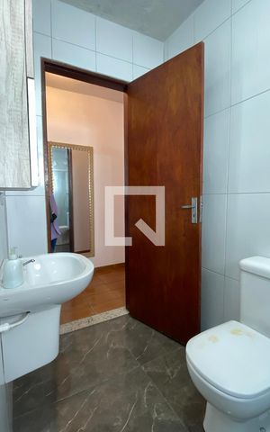 Casa à venda com 250m², 3 quartos e 1 vagaBanheiro 2