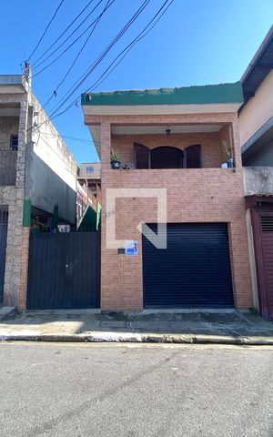 Casa à venda com 250m², 3 quartos e 1 vagaFachada