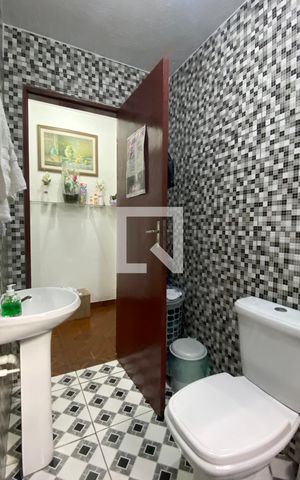 Casa à venda com 250m², 3 quartos e 1 vagaBanheiro 1