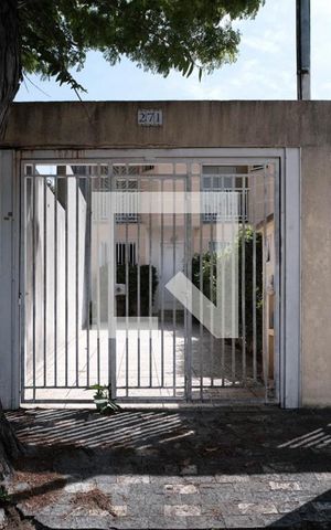 Casa à venda com 110m², 3 quartos e 2 vagas Casa à venda com 110m², 3 quartos e 2 vagasFachada