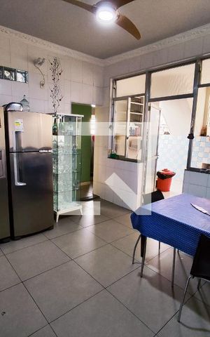 Casa à venda com 450m², 4 quartos e 3 vagas Casa à venda com 450m², 4 quartos e 3 vagasCopa