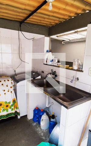 Casa à venda com 450m², 4 quartos e 3 vagas Casa à venda com 450m², 4 quartos e 3 vagasÁrea de Serviço