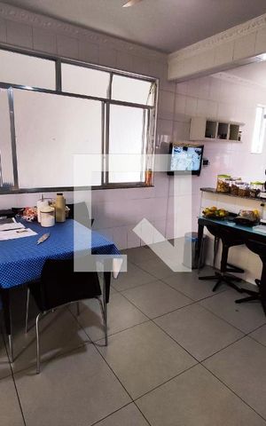 Casa à venda com 450m², 4 quartos e 3 vagas Casa à venda com 450m², 4 quartos e 3 vagasCopa