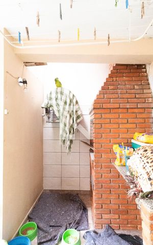 Casa à venda com 157m², 3 quartos e 2 vagas Casa à venda com 157m², 3 quartos e 2 vagasChurrasqueira