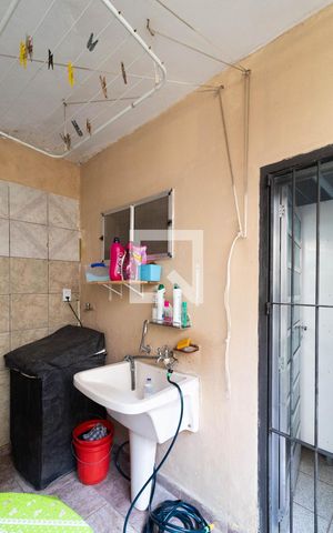 Casa à venda com 157m², 3 quartos e 2 vagas Casa à venda com 157m², 3 quartos e 2 vagasÁrea de Serviço