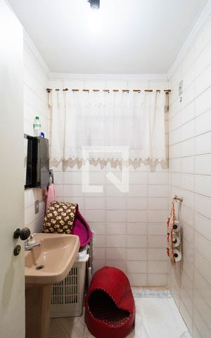 Casa à venda com 157m², 3 quartos e 2 vagas Casa à venda com 157m², 3 quartos e 2 vagasBanheiro